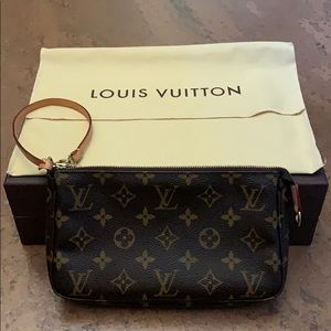 Louis Vuitton pochette accessories handbag